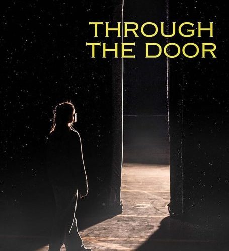 مشاهدة فيلم Through the Door 2024 مترجم حصرى اون لاين على أكثر من سيرفر